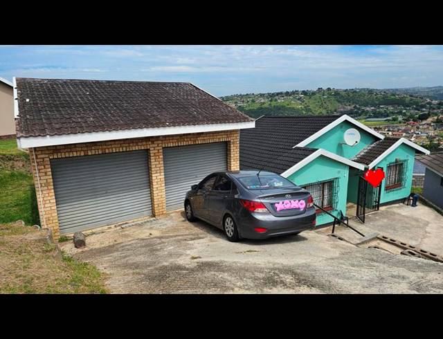 5 BEDROOM HOUSE FOR SALE IN UMLAZI BB